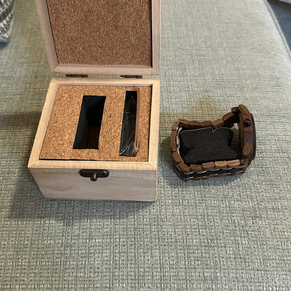 BOBOBIRD - Unisex Wooden Watch - Picture 3 of 17